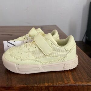 Zara memory foam sneaker for toddler, size 7. New with tags.